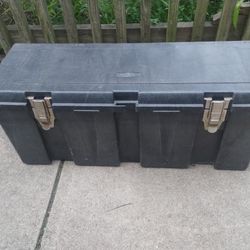 Rubbermaid Tool Chest 