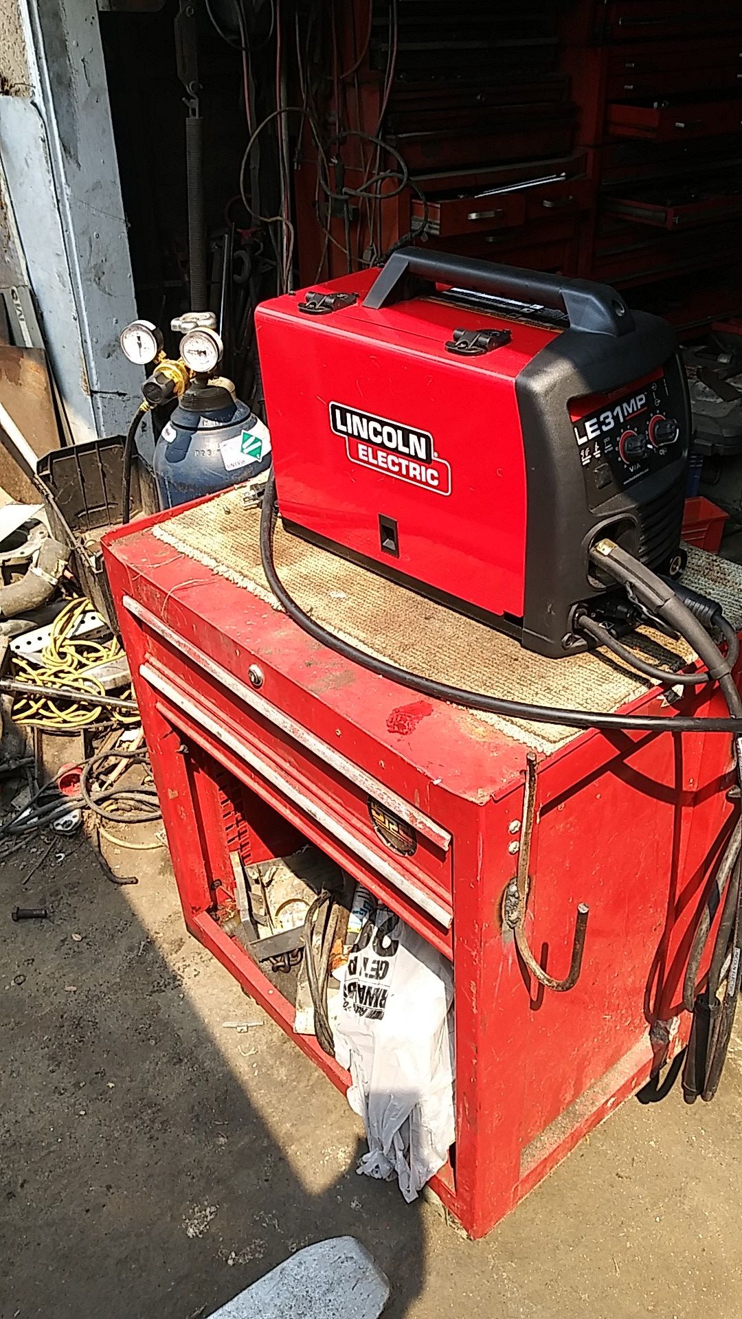 Lincoln. Le 31 mp. Welder wire feed. Tig. And stick welder