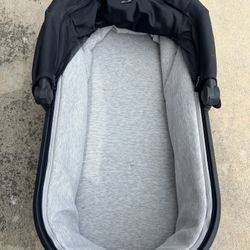 Uppa baby Bassinet 