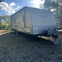 2014 Coachmen Freedom Express 28 Ft