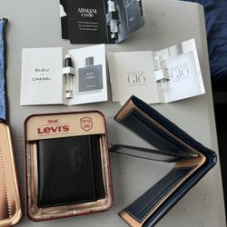 3 Perfumes Y 2 Carteras O Billeteras 