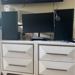 27” Crua Monitor 2 Dell Monitor 