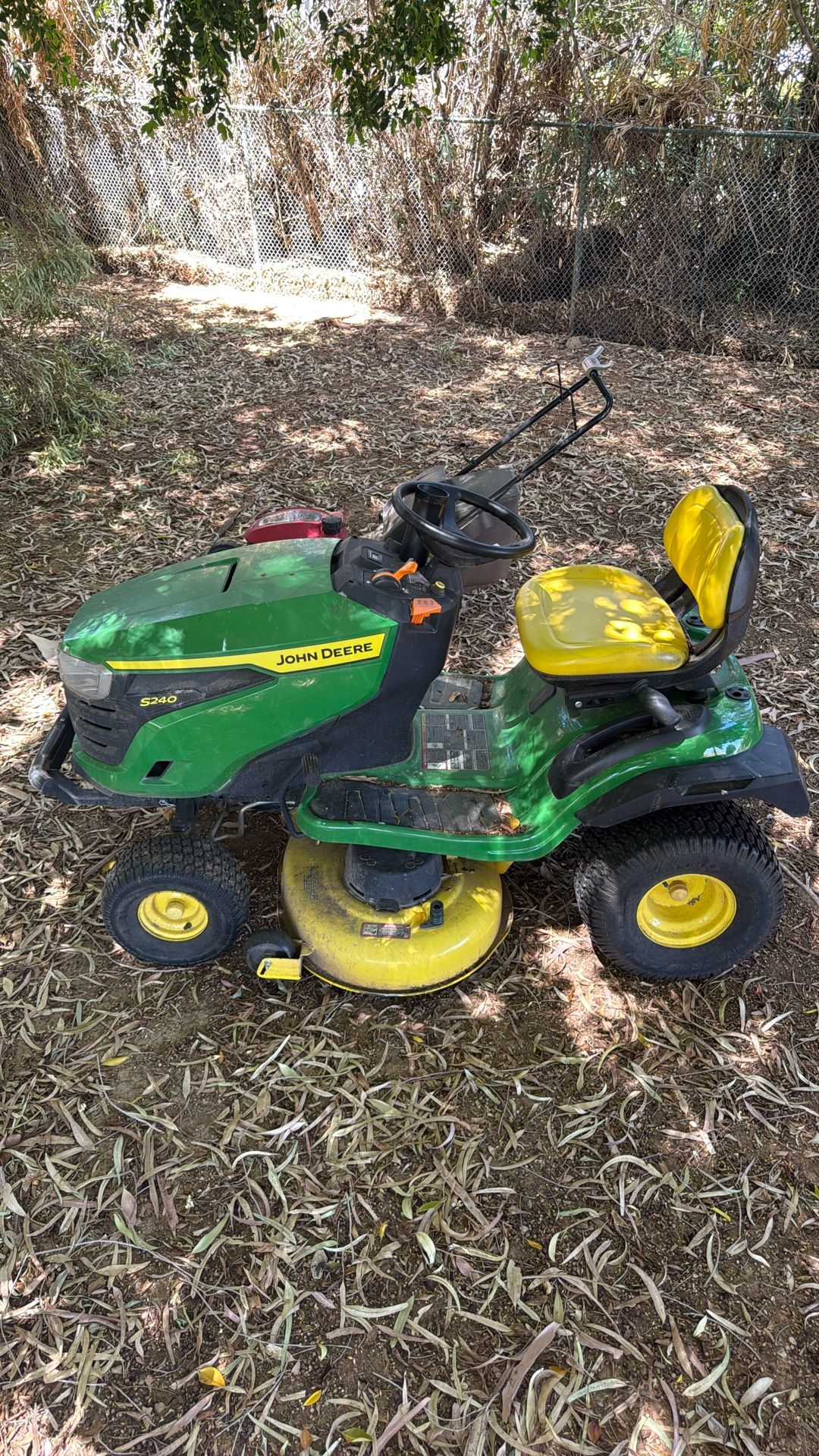 John Deere S240 Riding Mower