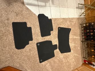 2025 Audi Q5 Carpet Floor Mats – Unused Set of 4