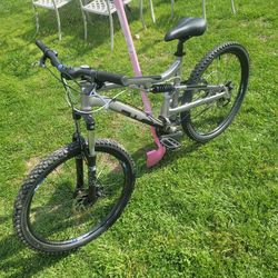 Diamondback Recoil 26" Bike (Aluminum Frame) Very Good