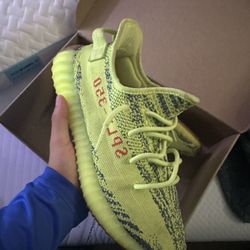 Shoes yeezys 350 semi frozen yellow 