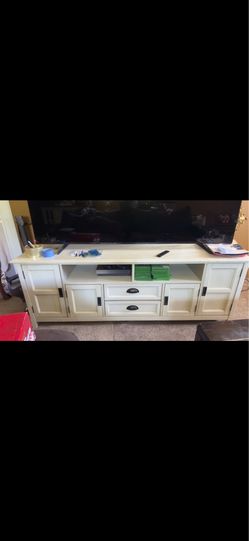 Tv stand