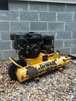 DeWalt twin tank air compressor Honda GX160