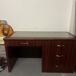 Office Desk And Gaming Chair 