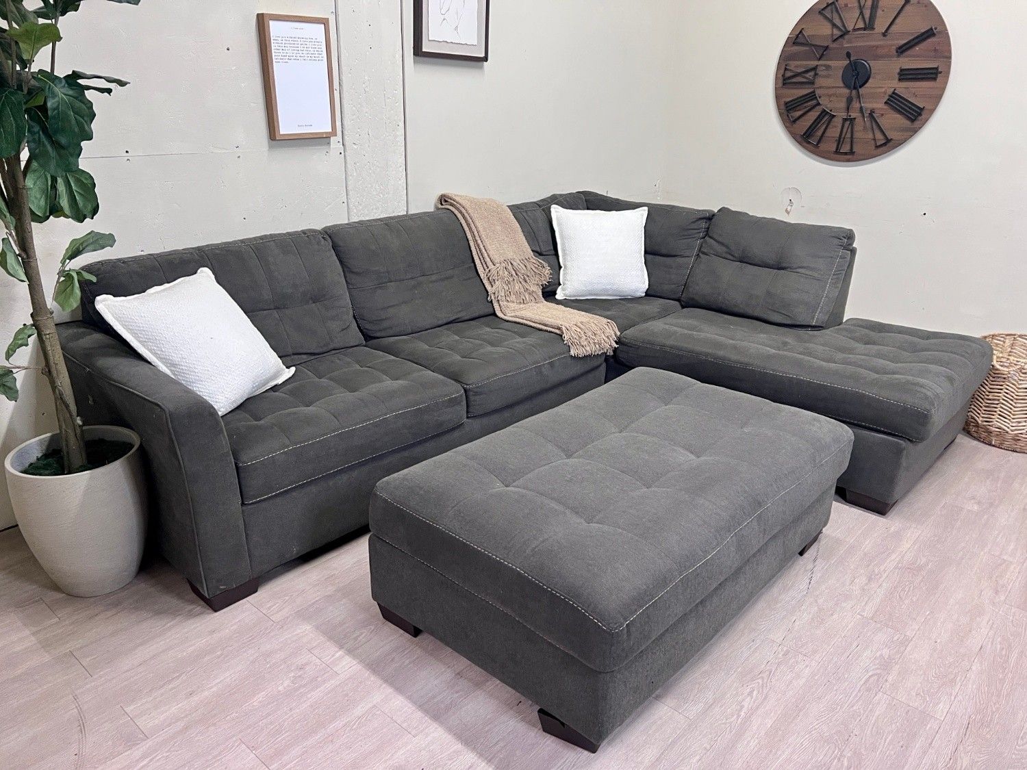 WE DELIVER! 🚚 - Modern Gray Tufted L Sectional Couch with Chaise & Ottoman Set