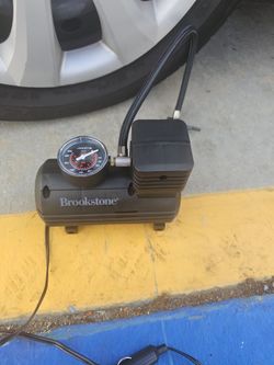 TIRE INFLATOR WITH CAR LIGHTER CONNECTION