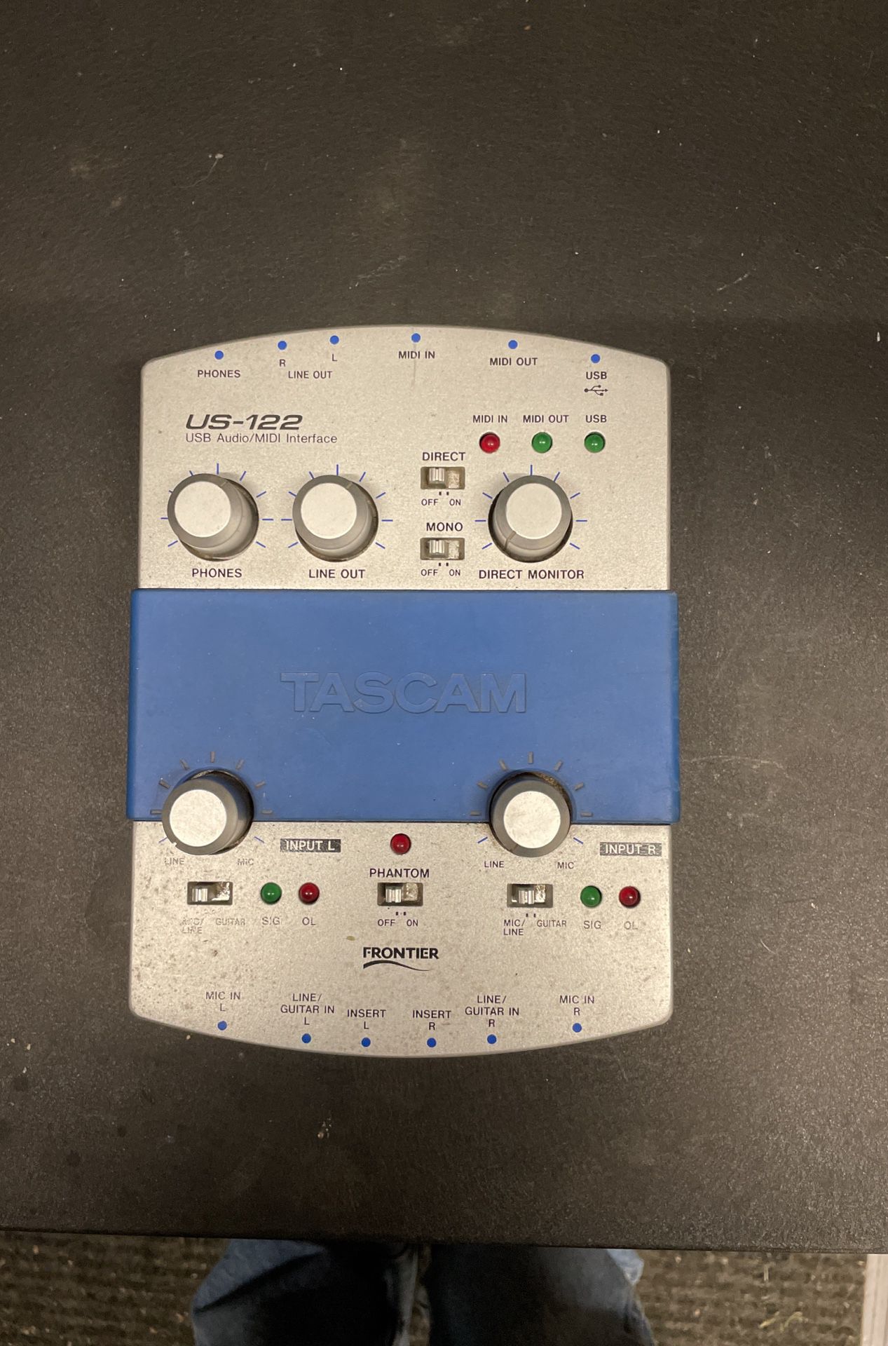 TASCAM US-122. USB Audio/MIDI Interface
