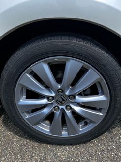 2011 Honda Accord EX 17 inch wheels and tires