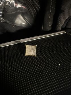 10k Gold Screw On Earring