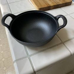 Black cast-iron skillet