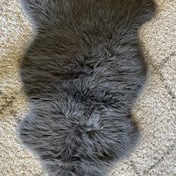 Small  “fur” Rug For Photo Props