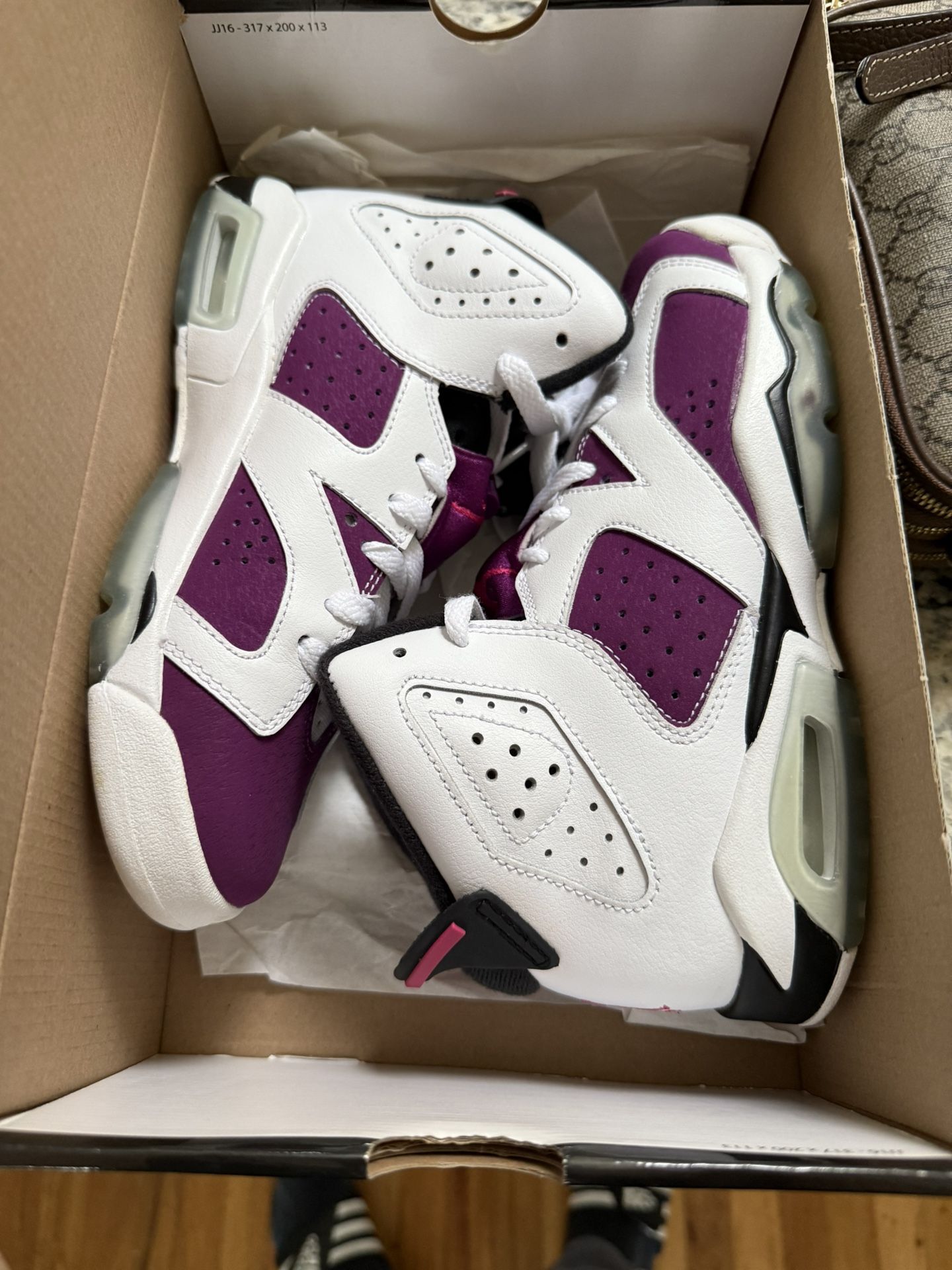 Nike Air Jordan Retro “Grape” Size