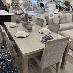 Dining Table With Leaf And 6 Chairs 