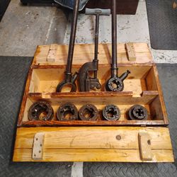 Pipe Thread Set