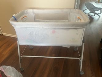 Baby Bassinet on Wheels with small mattress