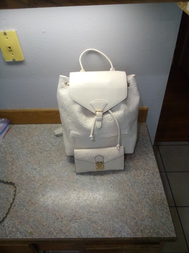 Back Pack Comes With Wallet