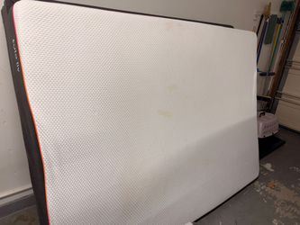 Queen size mattress set