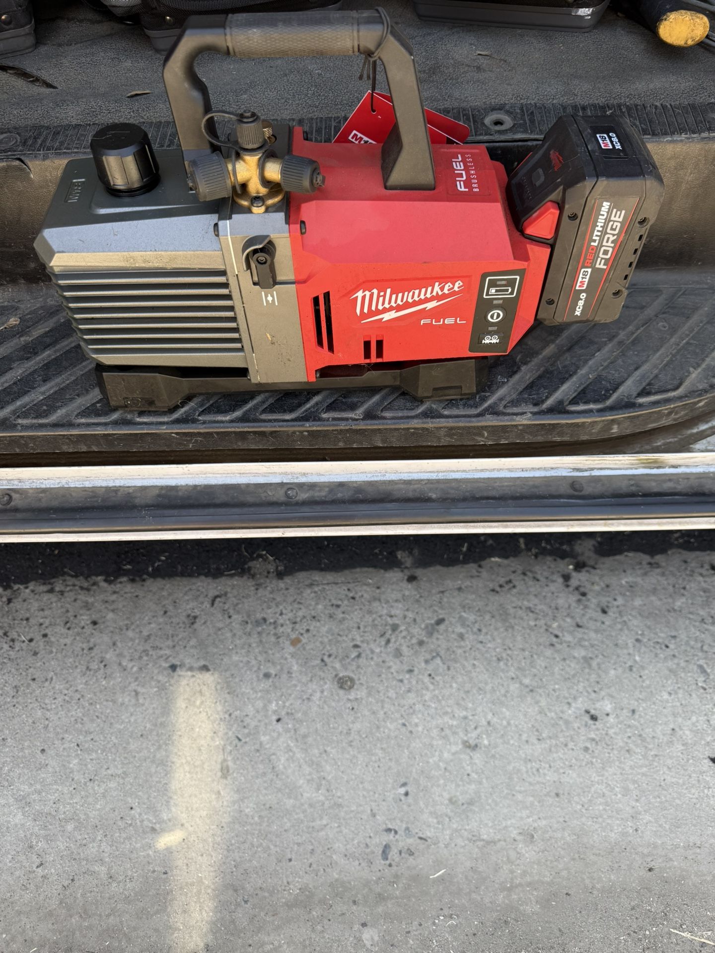 Milwaukee M18 A/c Vacuum pump