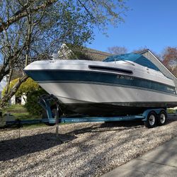 Four Winns Vista Boat