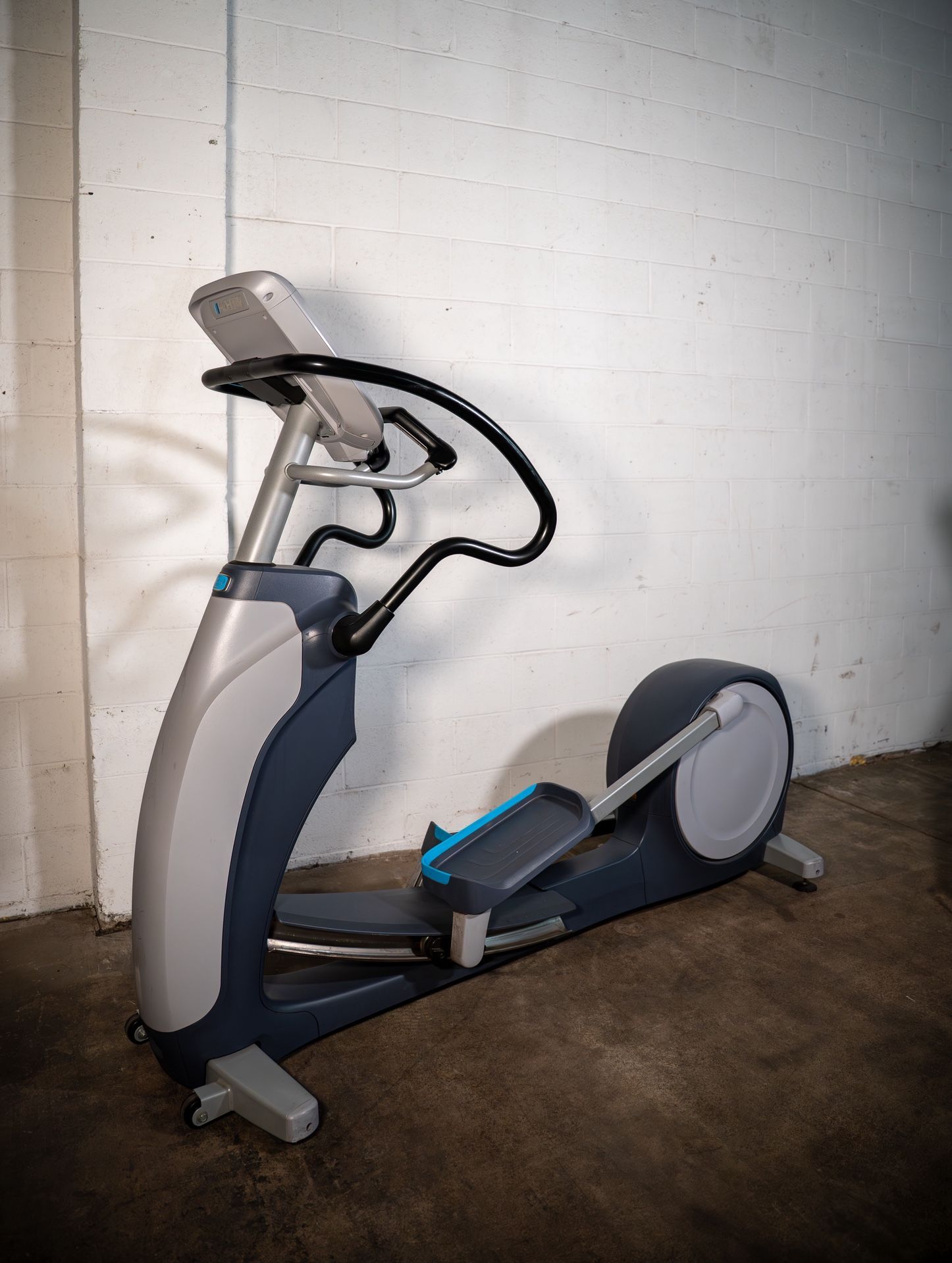 Precor EFX 833 Elliptical w/ p31 Console