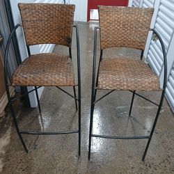 2 Matching Chairs 
