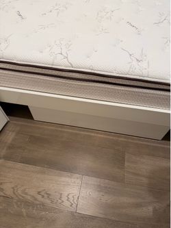 Queen bedroom set