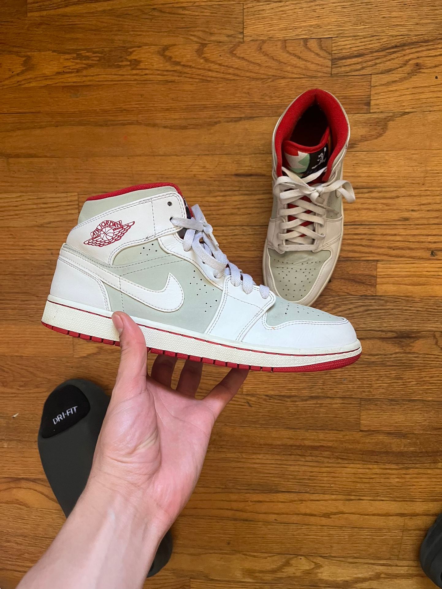 Air Jordan Hare 1s Sz 9.5