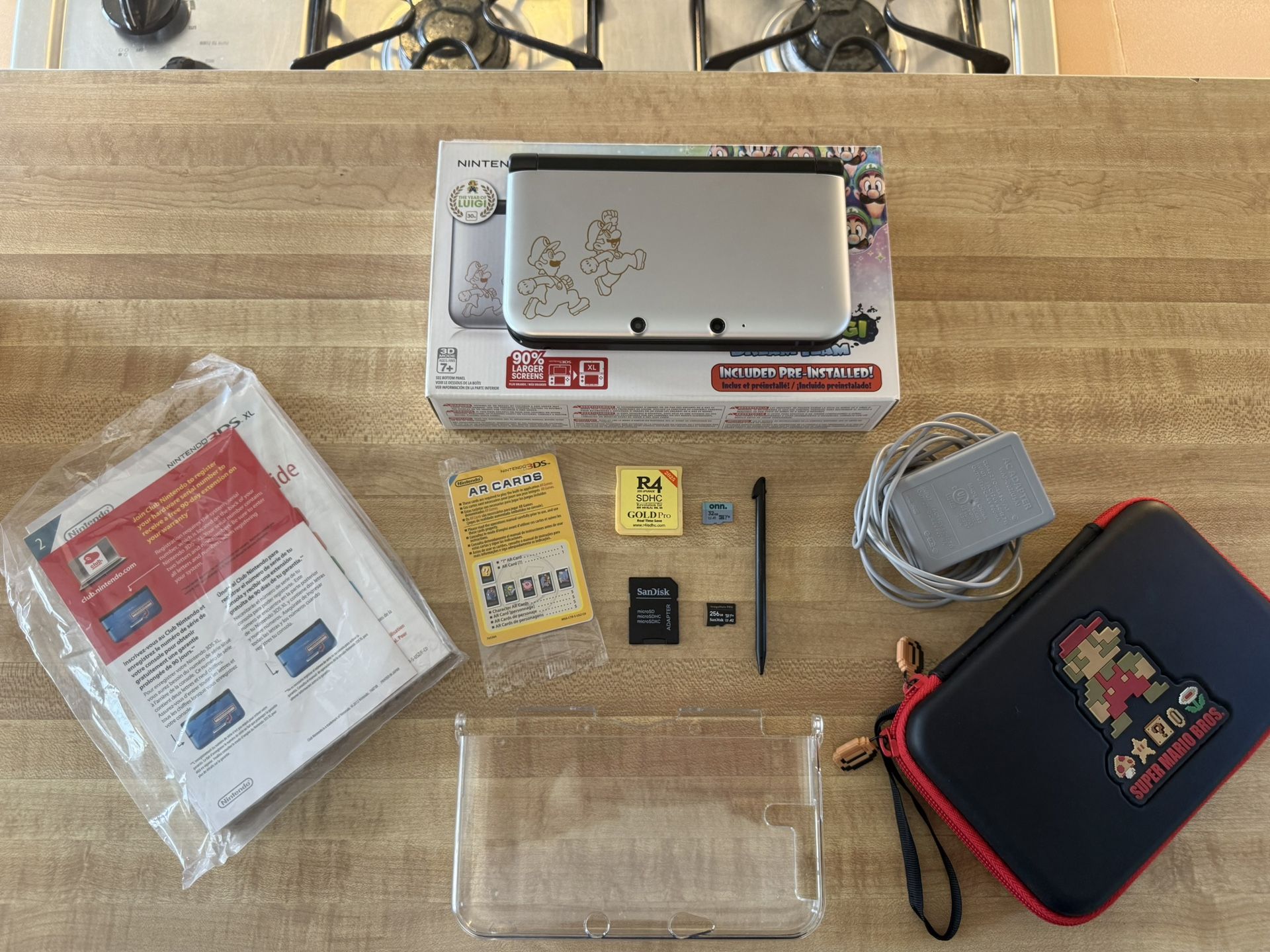 Nintendo 3DS XL w/ Original Everything