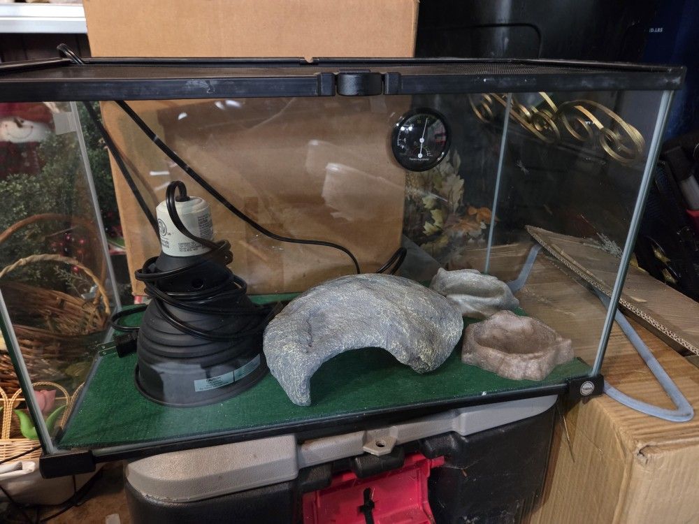 Reptile Tank With Floor Heater Top Heater Stat And Cave. Water Bowl Food Bowl