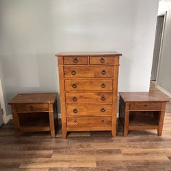 Klaussner Wooden Bedroom Set