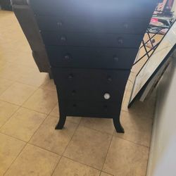 Heavy Solid Wood Dresser With Mirror And 5 Drawers 