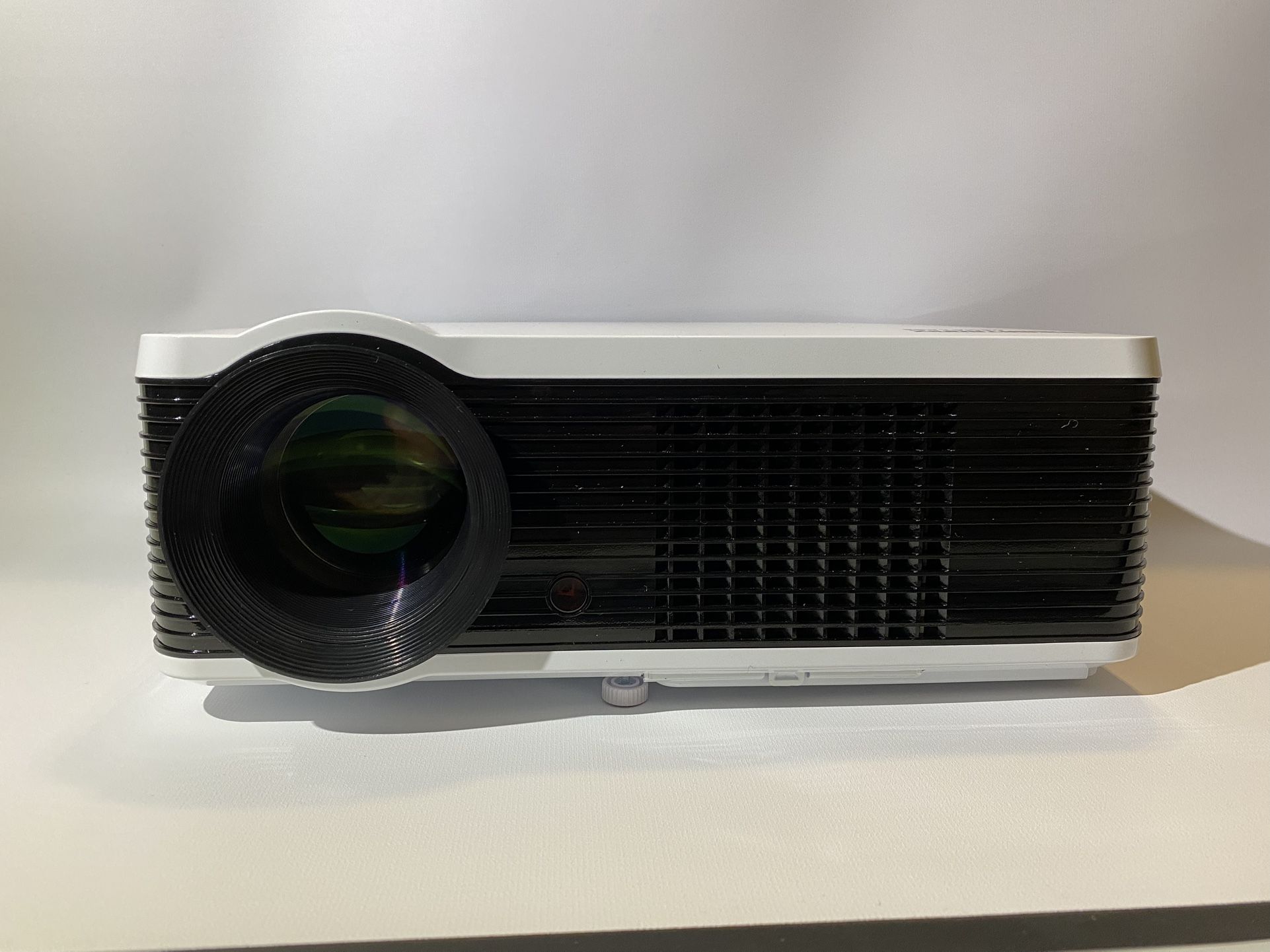 Projector And Projector Screen