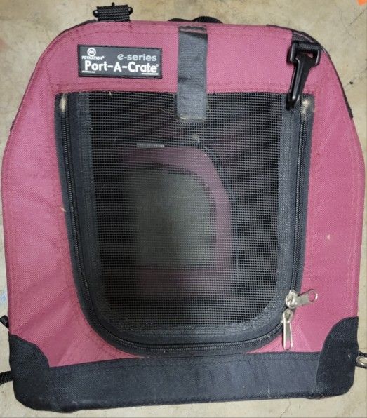 Dog pet carrier