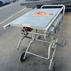 TABLESAW WITH STAND