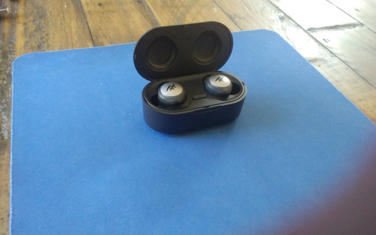 AirTime Earbuds w/ Charger