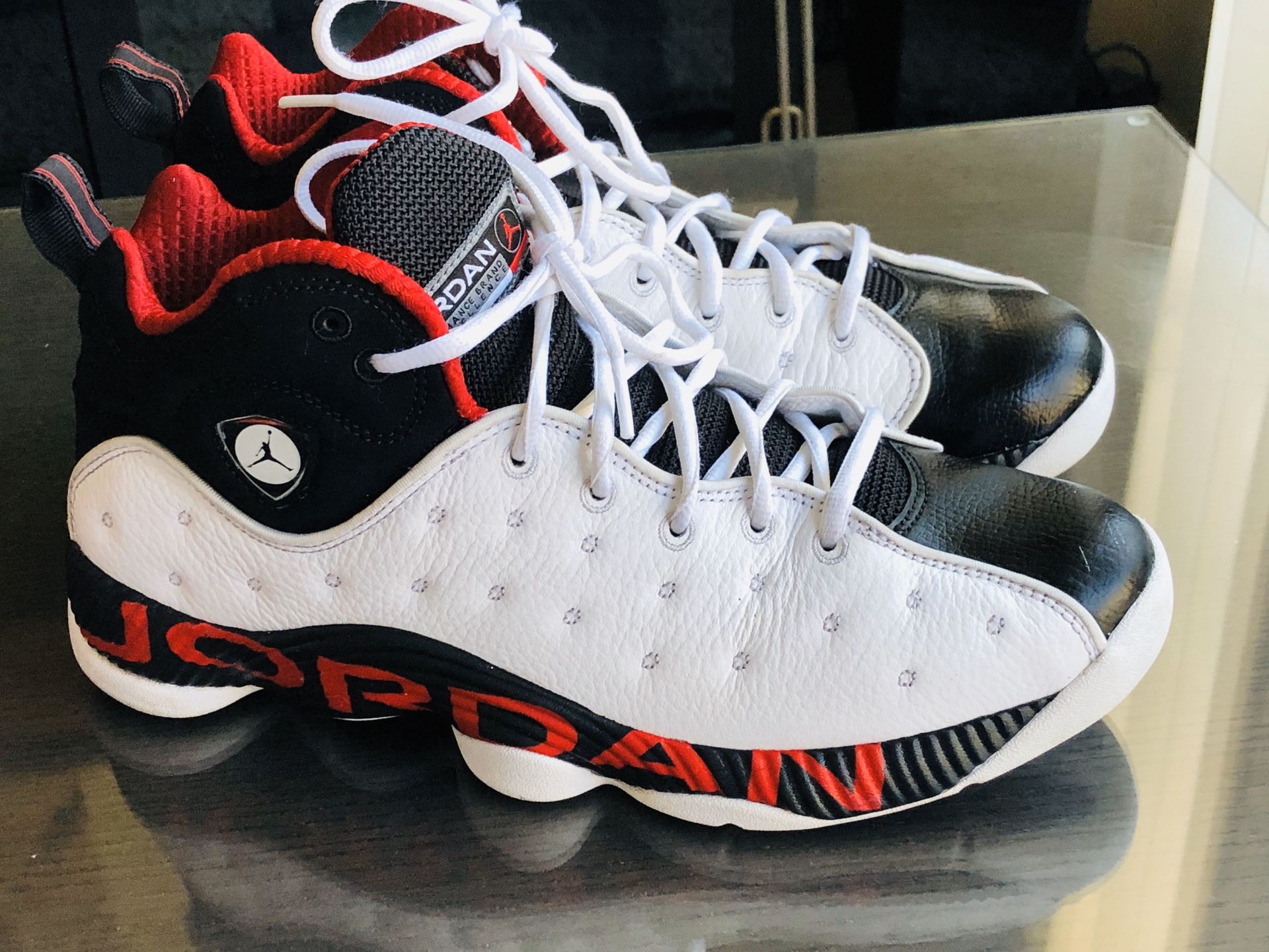 Jordan Team basketball shoes. Size 10