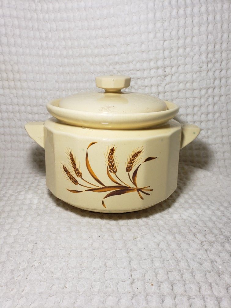 Vintage Gailstyn - Sutton crock oven to table  ware . Measures 5 1/2" T X 8" W .  Smoke free home 