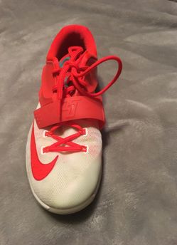 KD 7 CHRISTMAS EGGNOG EDITION SIZE 7Y