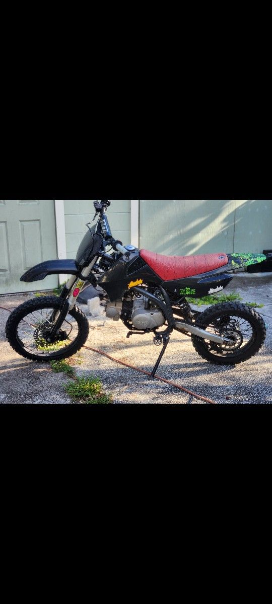 2020 125cc Dirt Bike Ready To Go 700 Cash Tampa Only Thing Is No Back Brakes Fires Right Up Run It's Ready To Go