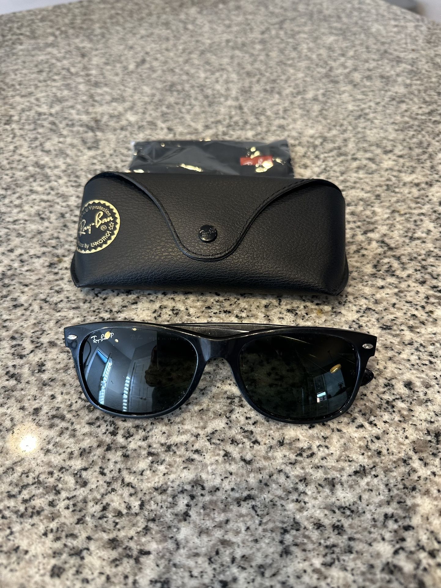 Black Polarized Unisex Ray-Bans