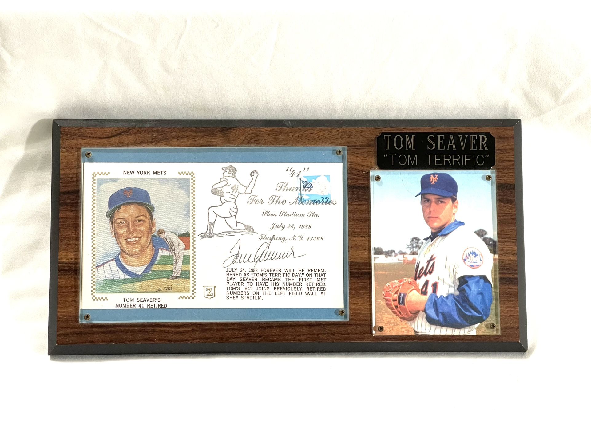 Issued In 1988 Retirement Plaque For New York Mets Hall Of Famer (Tom Seavers) Pitcher. With baseball trading card.