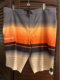 Men’s O’Neill Hyperfreak Swimwear Shorts SIZE: 36 striped