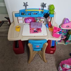 Step 2 Desk With Chair
