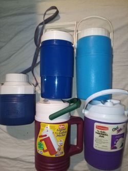 5 Clean Vintage 1/2 Gal Water Cooler Jugs / Canisters Igloo, Rubbermaid, Coleman