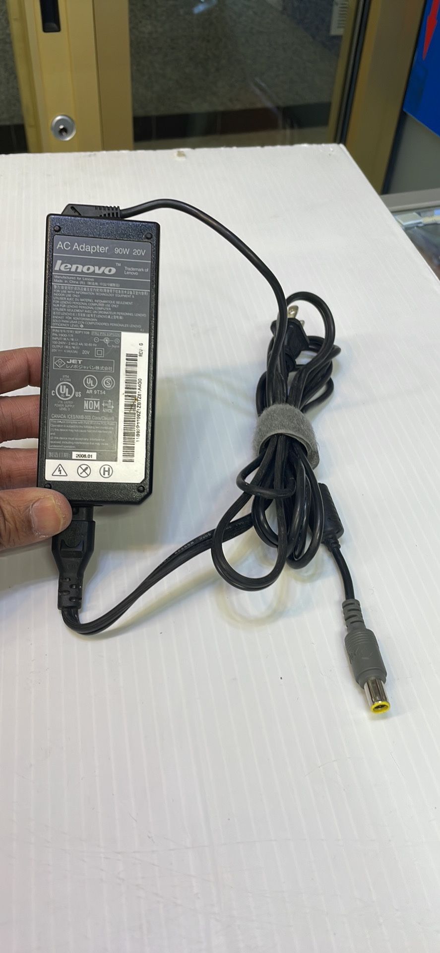 Lenovo AC Adapter 90W 20V P/N 92P1109
